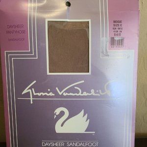~NEW~Vintage GLORIA VANDERBILT Daysheer Pantyhose - Size E - XXL - 1X - 2X-Beige